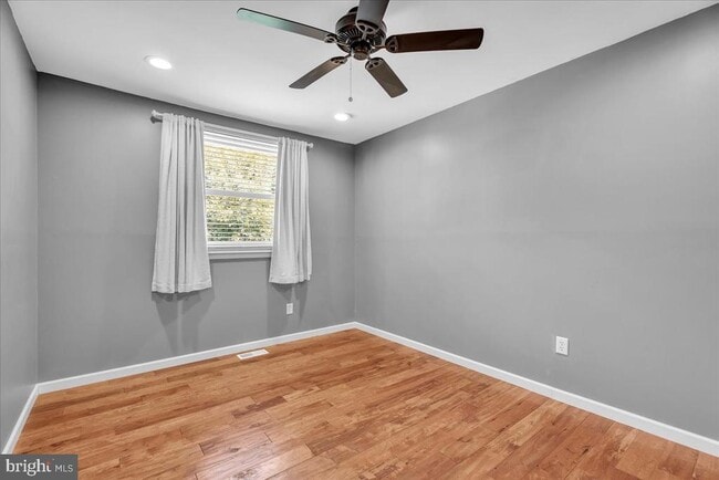 Building Photo - 166 Stratton Ln