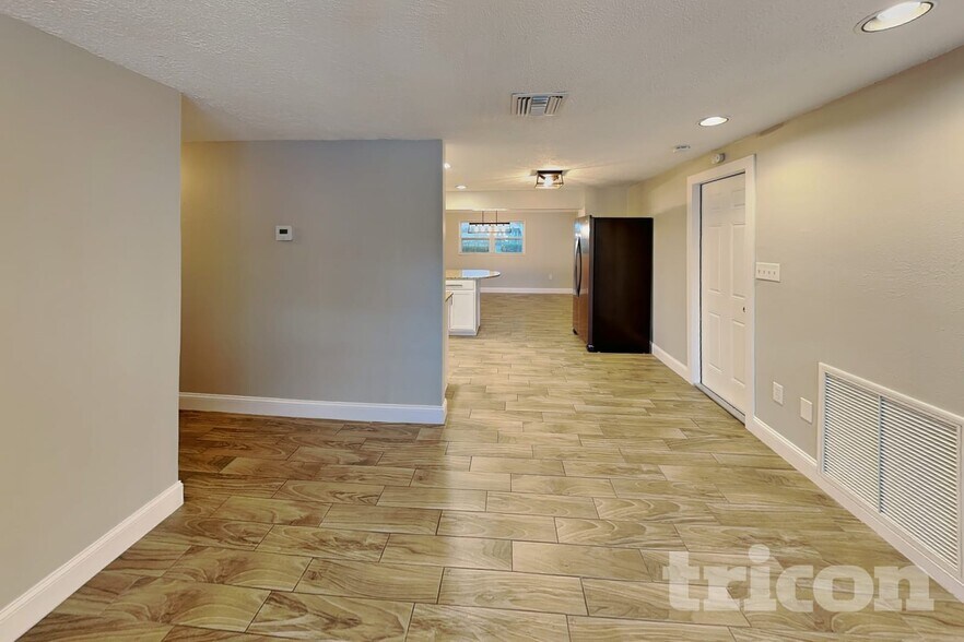 Building Photo - 1705 Coppertree Dr