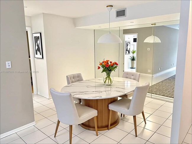 Building Photo - 4000 Towerside Terrace