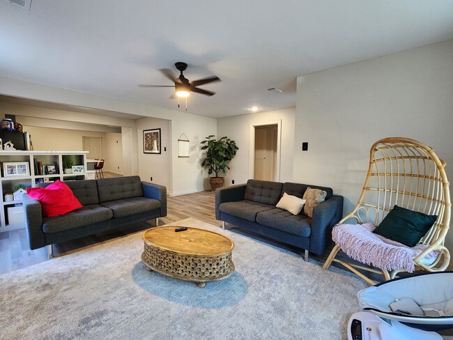 Building Photo - 1402 Harlandale Ave