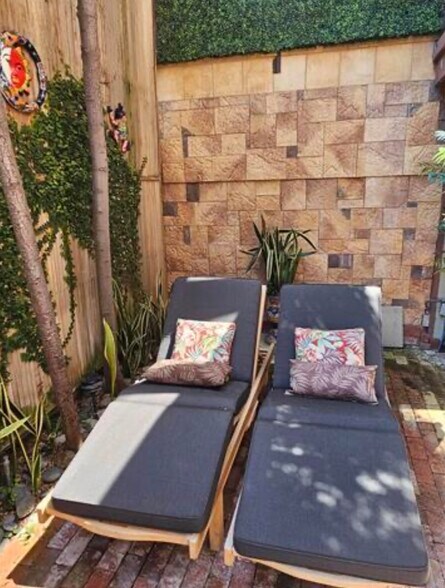 Building Photo - 1562 Camino Del Mar