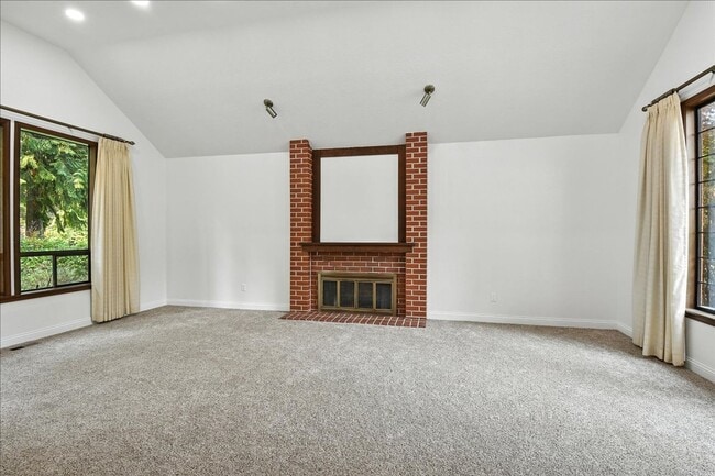 Building Photo - 3bd/2.25ba Edmonds House