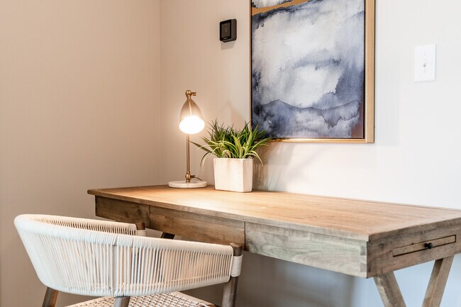 Building Photo - 103 S 13th St