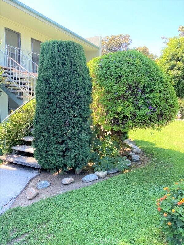 Building Photo - 142 S Princeton Ave