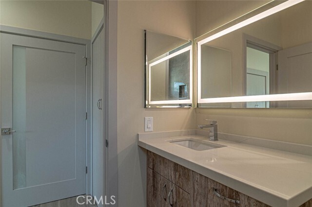 Building Photo - 18750 Collins St