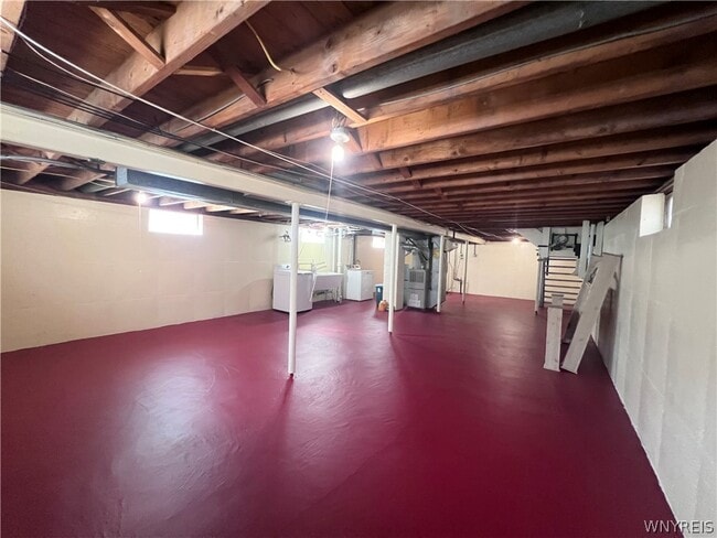 Building Photo - 480 W Hazeltine Ave