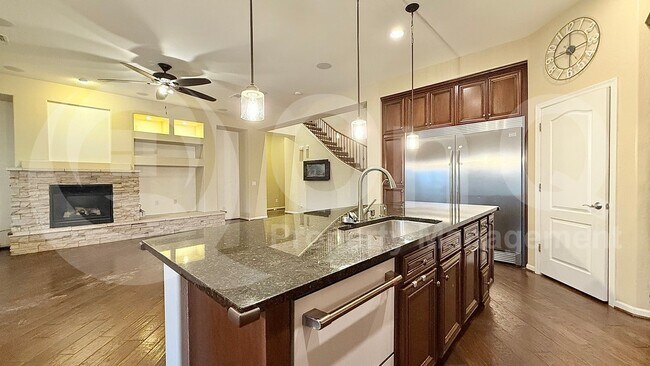 Building Photo - 28978 N 70th Dr