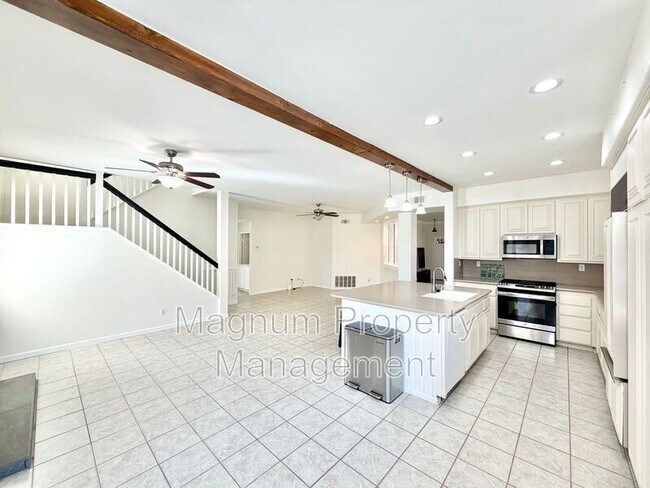 Building Photo - 37168 Santa Rosa Glen Dr