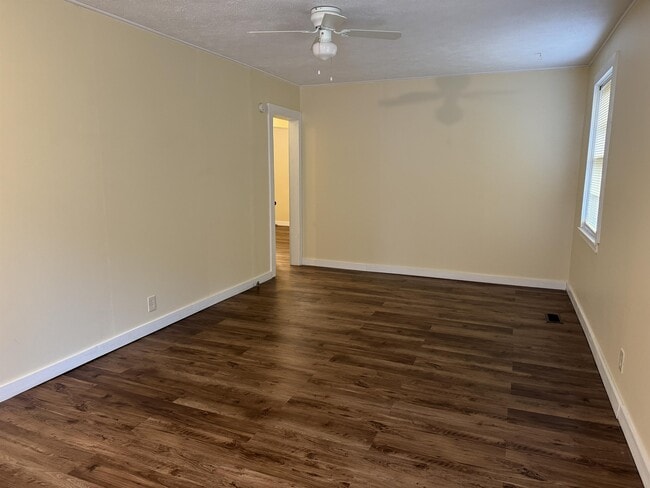 Building Photo - 1782 Eveline Ave