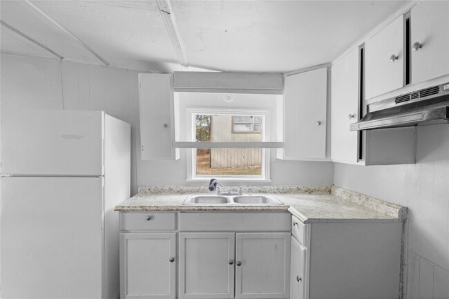 Building Photo - 16747 Timberglen St