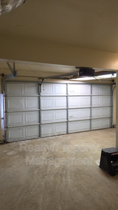 Building Photo - 33361 Gisborne St