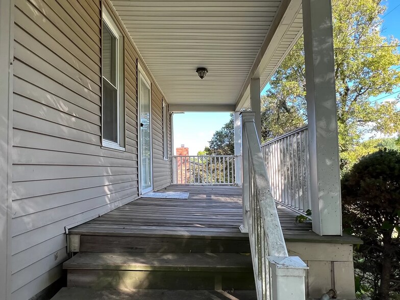 Building Photo - 530 Fleming Rd