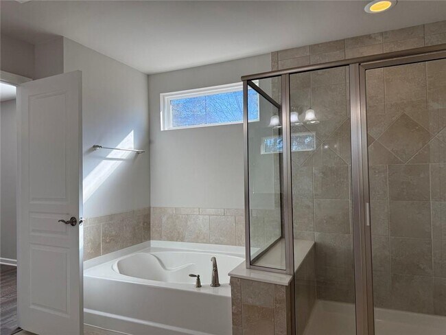 Building Photo - 414 Spring View Dr