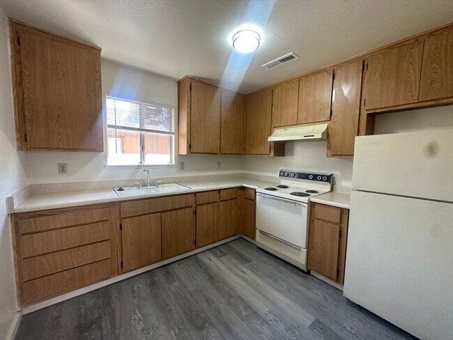 Building Photo - Gated community - Water, Garbage & Sewer I...