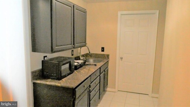 Building Photo - 8515 Preakness Pl