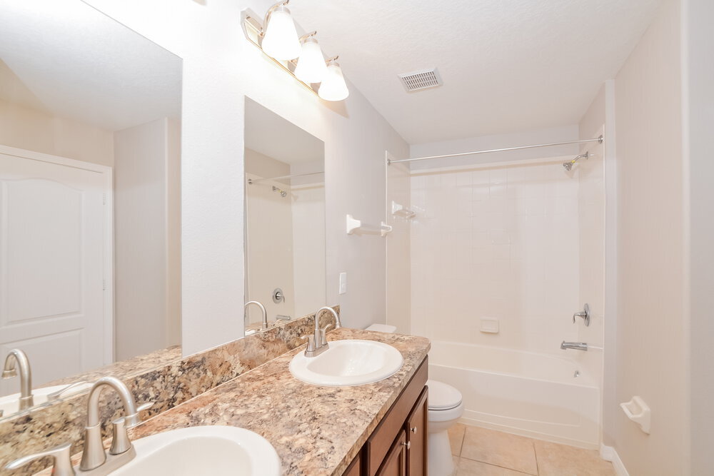 Building Photo - 3207 Bayflower Ave