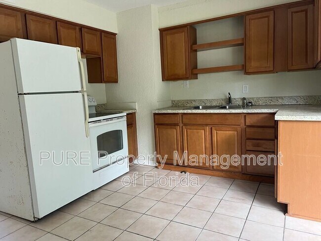 Building Photo - 2205 NE 14th Ave