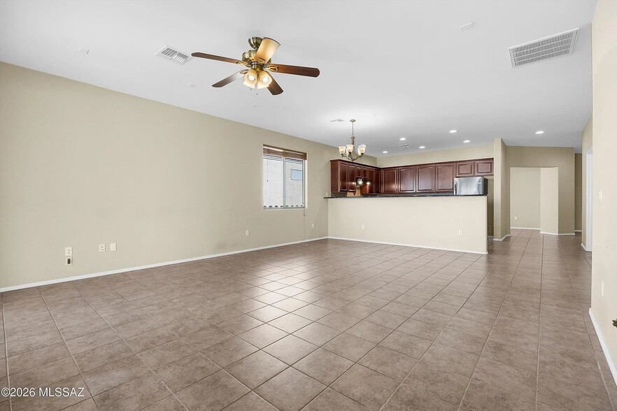 Building Photo - 2221 E Stone Stable Dr