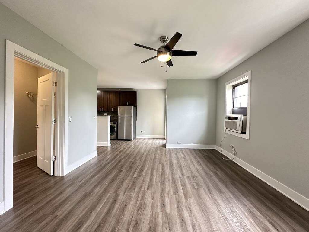 Building Photo - 735 Judson Ave