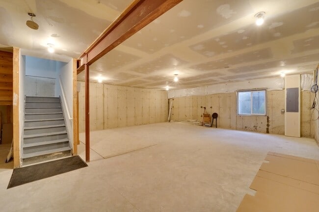 Building Photo - 1838 Crenshaw Cir