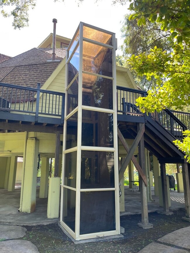 Building Photo - Amazing Garden Hwy Riverfront Home for Rent