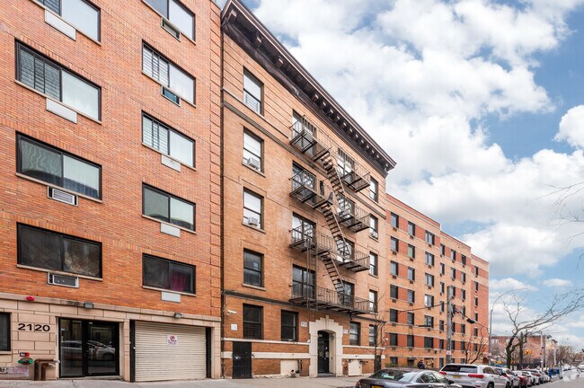 Building Photo - 2114 Daly Ave