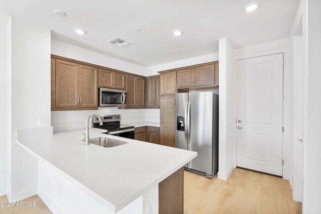 Building Photo - Luxurious Condo in Sterling Grove