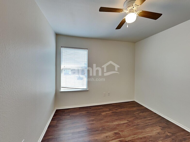 Building Photo - 11829 Cottontail Dr