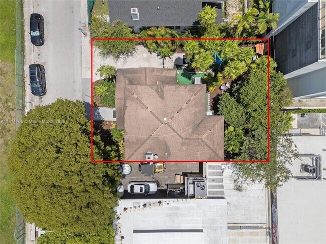 Building Photo - 314 NE 26th Terrace