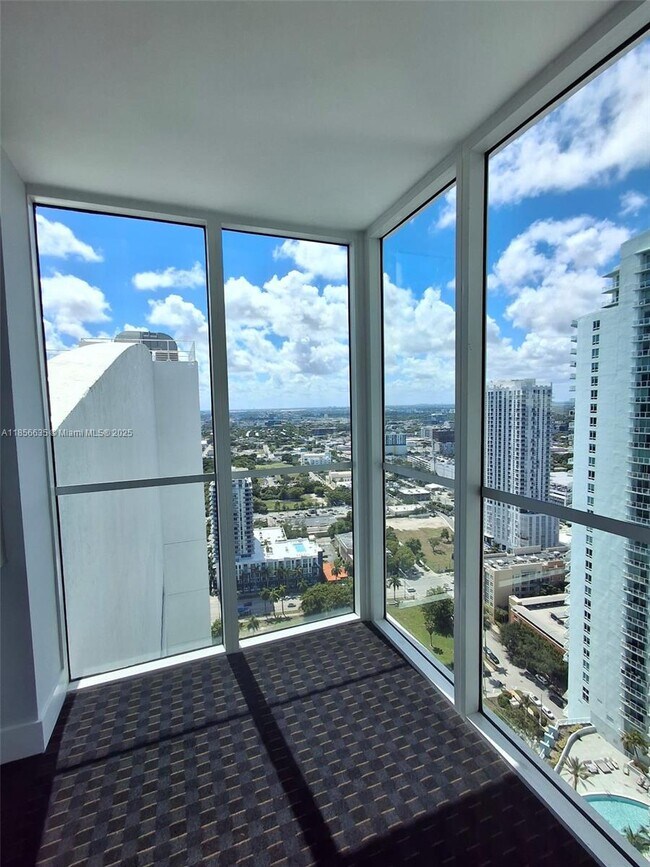Building Photo - 1800 N Bayshore Dr