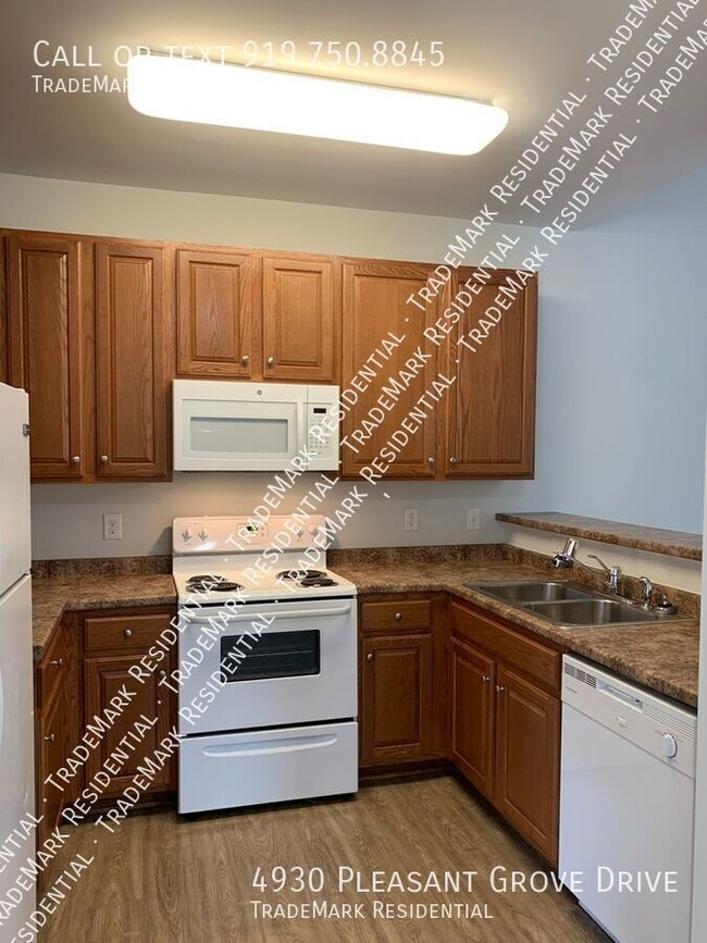 Building Photo - 3 Bedroom 2 Bath Townhome in Pleasant Grov...