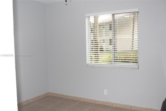 Building Photo - 110 Gardens Dr