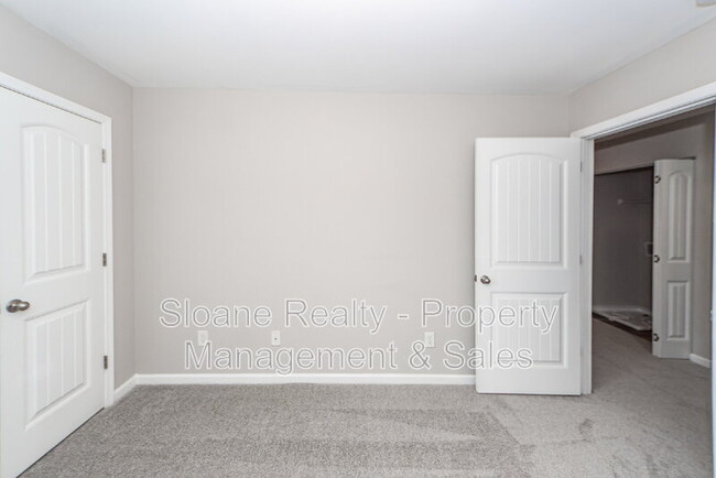 Building Photo - 522 Truman Dr