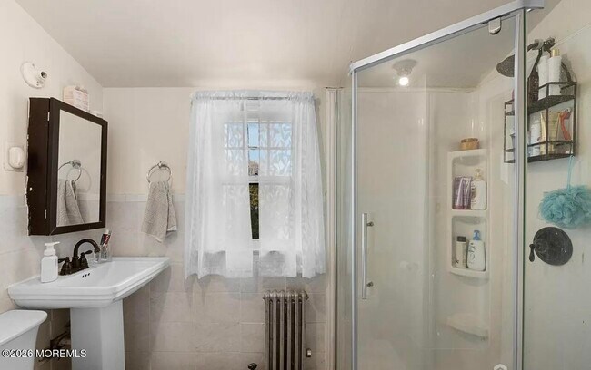 Building Photo - 585 Bamford Ave