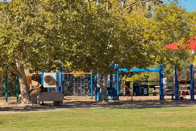 Building Photo - 2270 Bromfield Ct