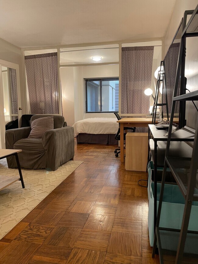 Building Photo - 2141 I St NW