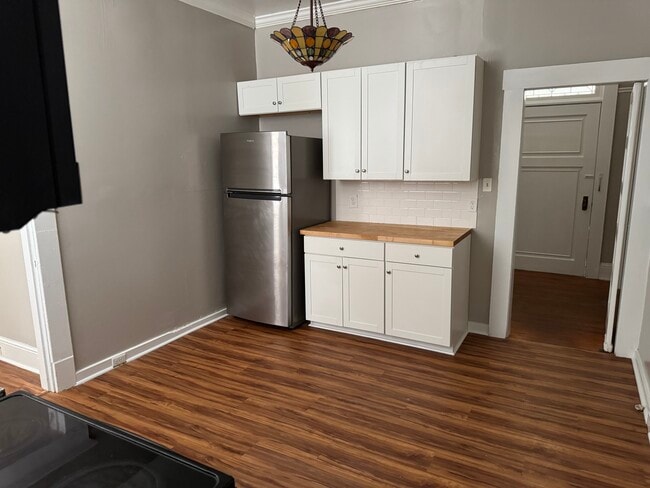 Kitchen 2- Apt C - Cloverdale Quarter