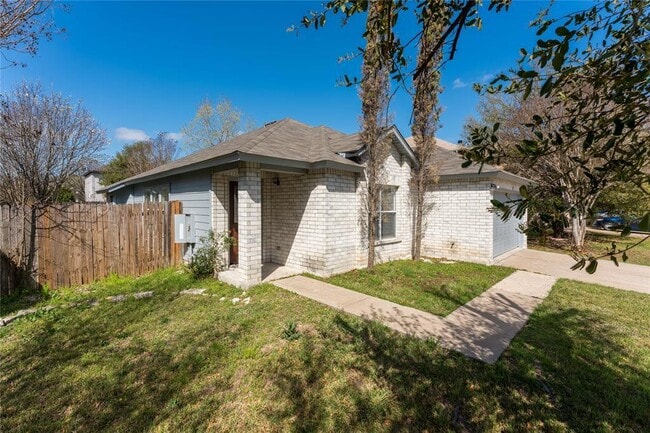 Building Photo - 315 Bello Dr