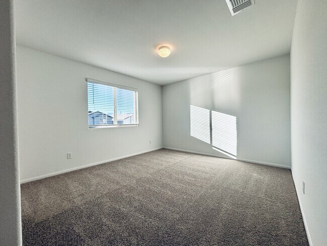 Building Photo - 6038 Swift Lariat St