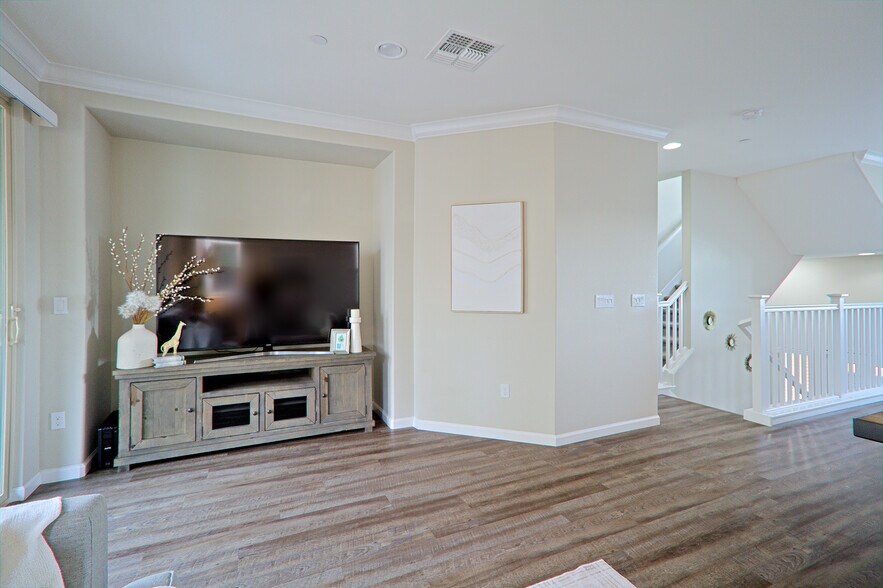 Building Photo - 2945 Patcham Cmn