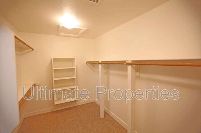 Building Photo - 13872 E Kalil Dr