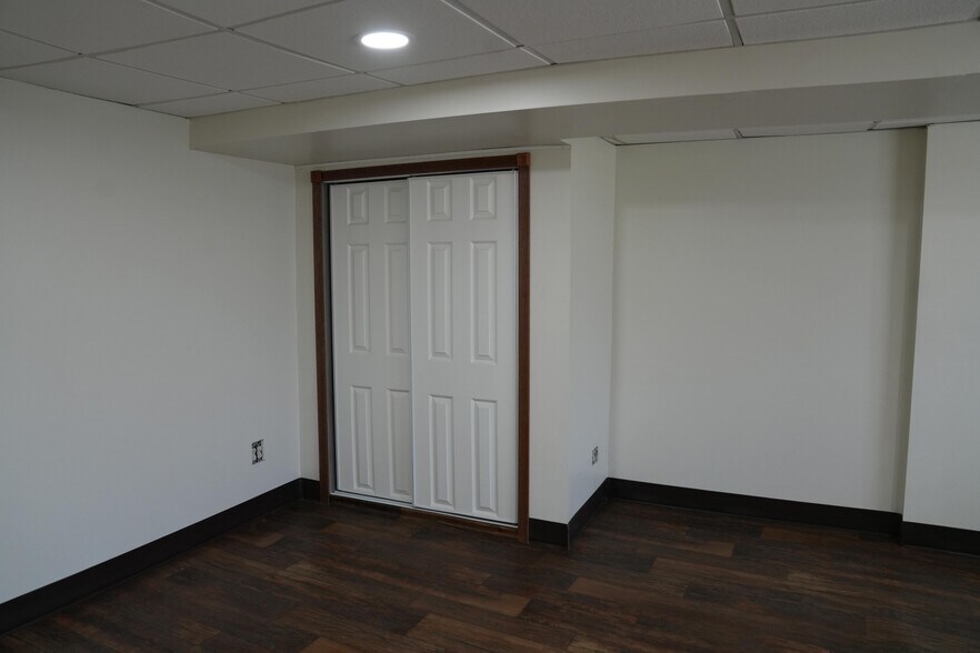 Building Photo - 6115 N Meade Ave