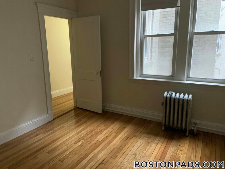 Building Photo - 1175 Boylston St
