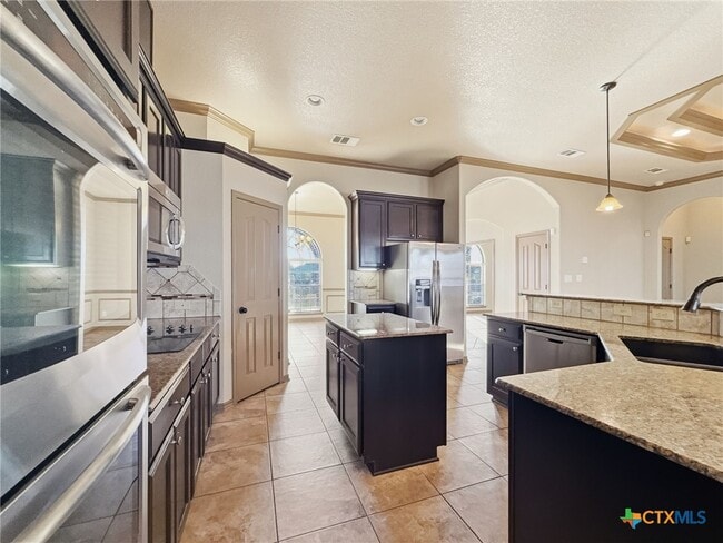 Building Photo - 2707 Ancestor Dr