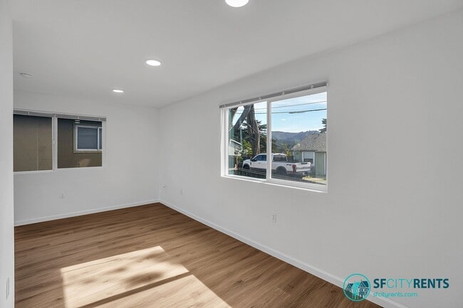 Building Photo - Pacifica: Remodeled 2 Bed 1 Bath w/ Garage & Fenced Yard in Sharp Park