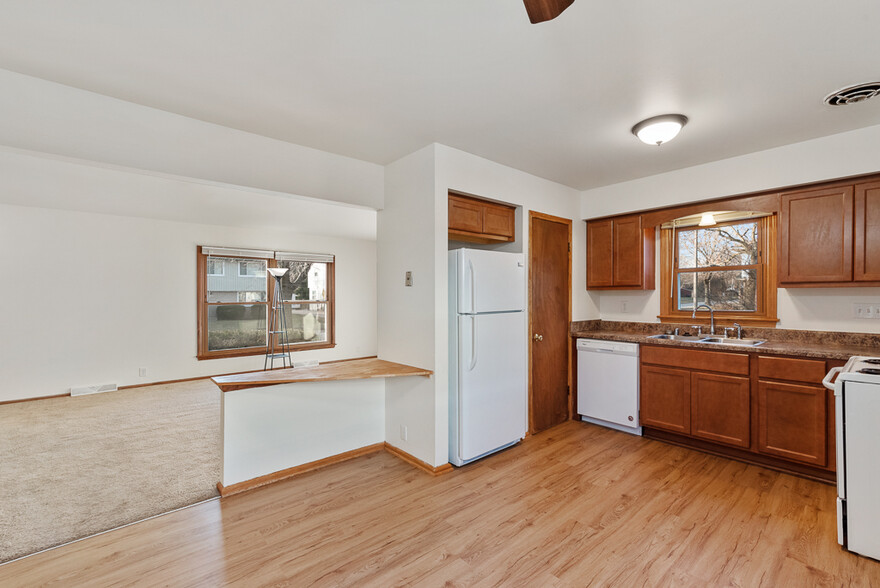 Building Photo - 11635 W Diane Dr
