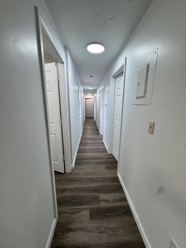 Building Photo - 17 Bassett St