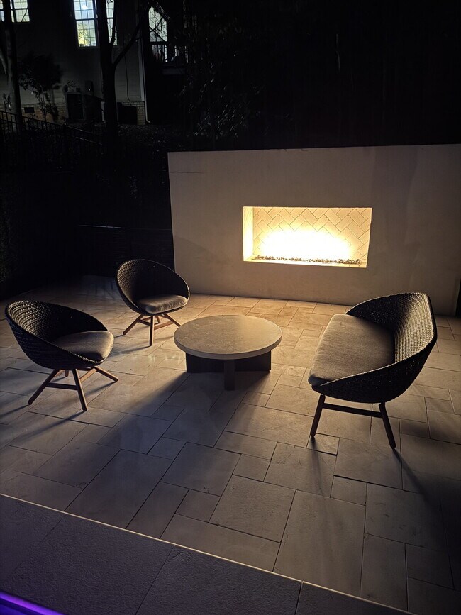 Building Photo - The Finest Furnished Upscale Executive Home, an Exquisite Luxury Rental, in Tega Cay for the Disc...