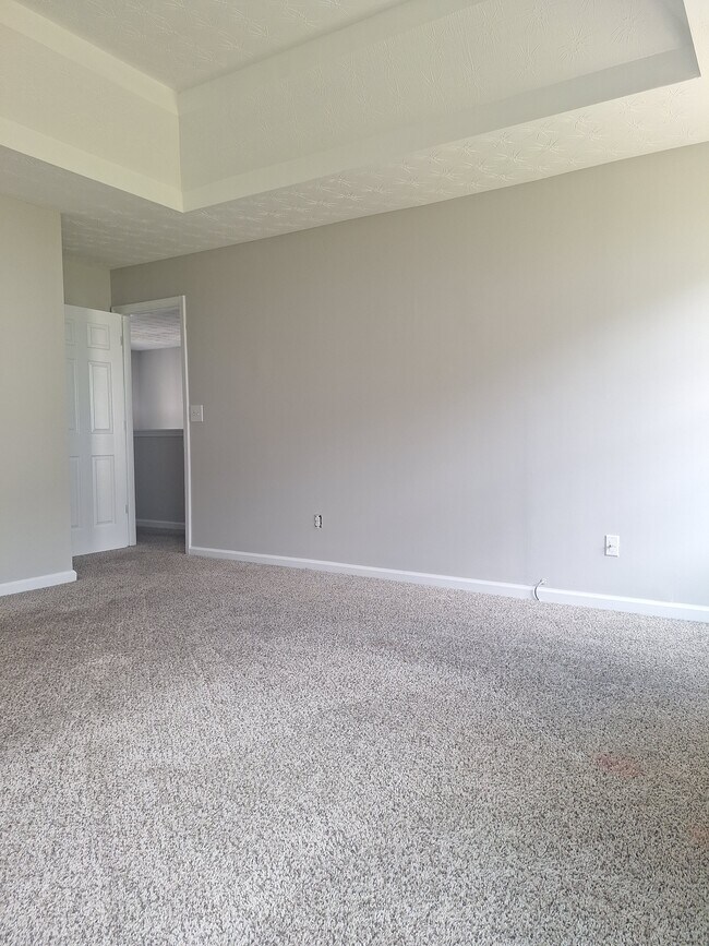 Building Photo - 5646 One Lake Way