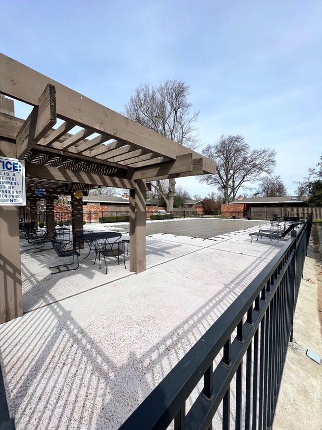 Building Photo - Rare rental opportunity in gated Garden Park!